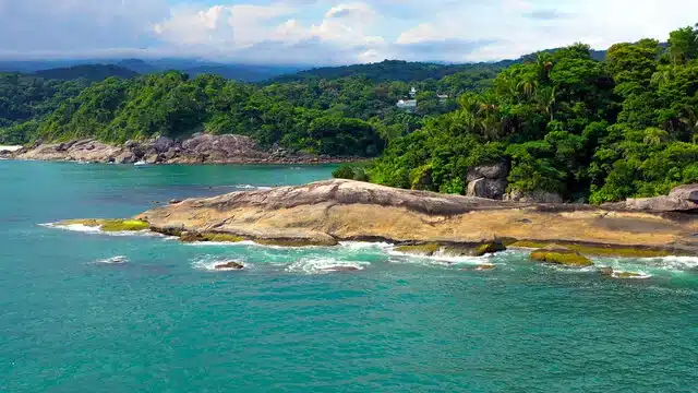 Quantas praias existem no Guarujá?