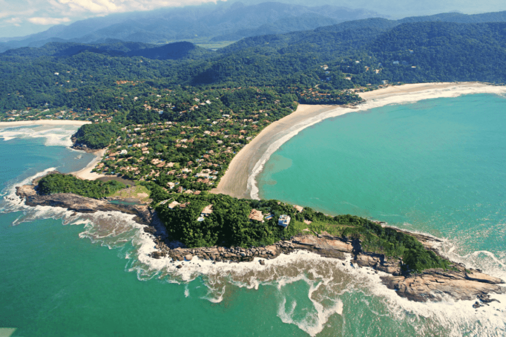 Praia do Pinheiro: deserta e ideal para praticantes de esportes náuticos!