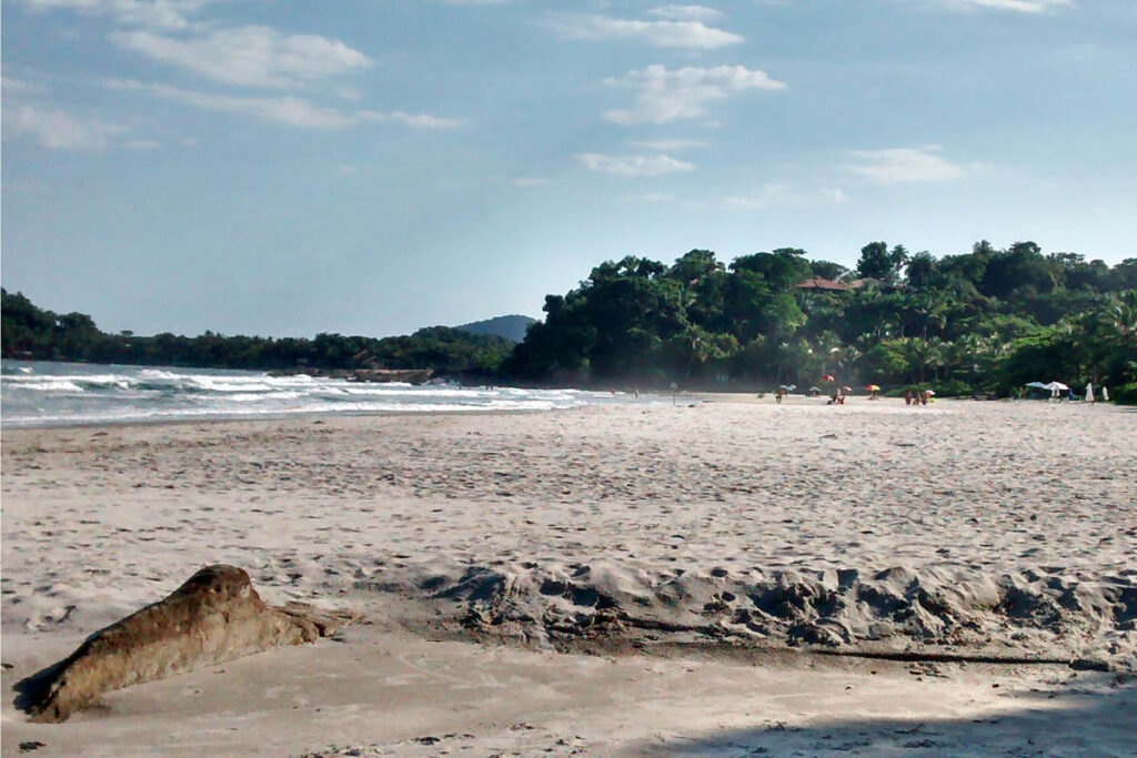 Praia deserta: 7 opções para quem busca destinos paradisíacos no Guarujá!
