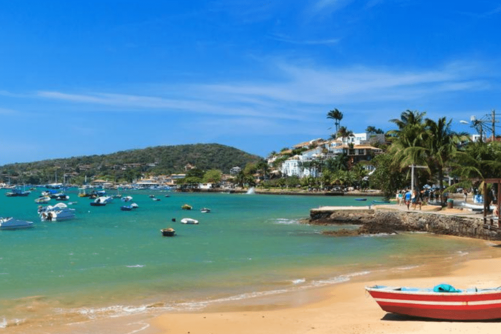 Guarujá vs. Búzios: Dois Paraísos Brasileiros à Beira-Mar