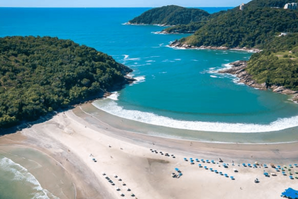 Praia do Mar Casado no Guarujá: Oásis de Beleza Natural