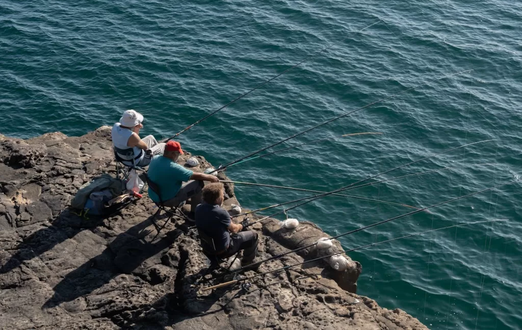 Guarujá vs. São Vicente: Avaliando as Melhores Oportunidades para Pesca Esportiva no Guarujá